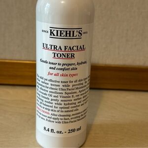 Kiehl's Ultra Facial Toner - White and Red